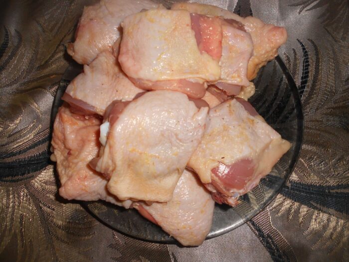 Разрезать ножом