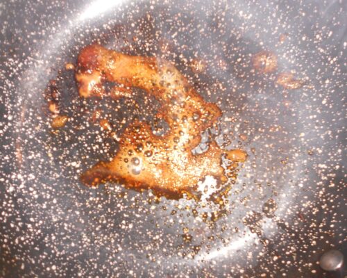 растворить одну чайную ложку сахара