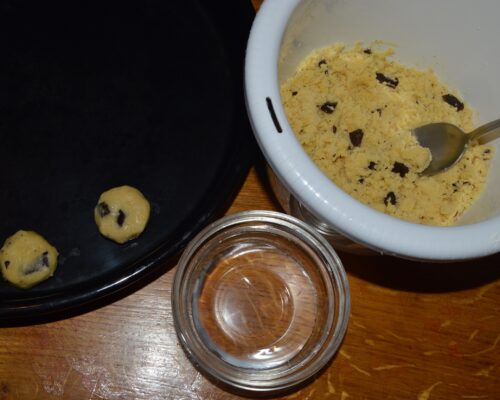 shape the cookies into balls