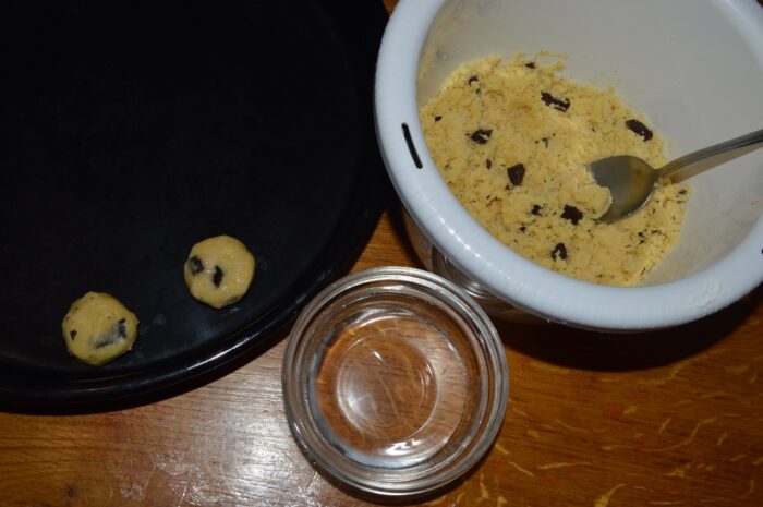 shape the cookies into balls