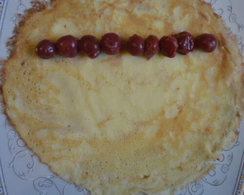 выложите вишни в линию