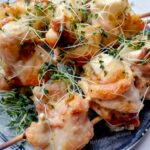 Frigarui de pui cu bacon