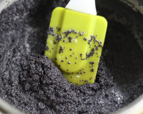 prepare the poppy seed filling