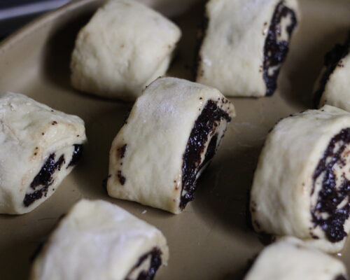 Roll the dough into a roll and cut