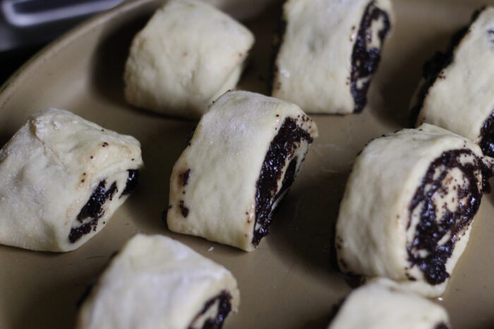 Roll the dough into a roll and cut