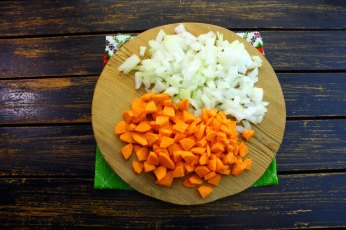 морковь измельчают