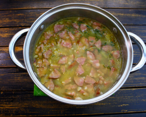 Варят суп пять минут