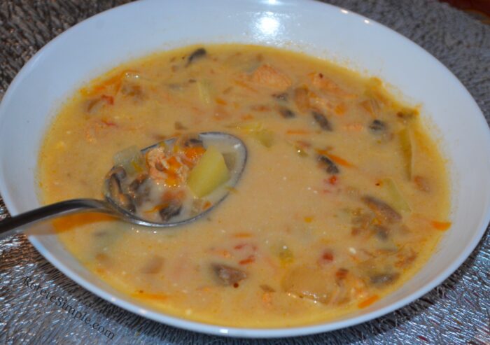The mushroom soup with chicken and cheese is ready
