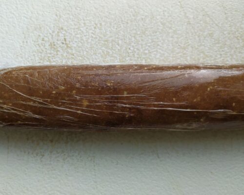 formati salamul pe folie alimentara