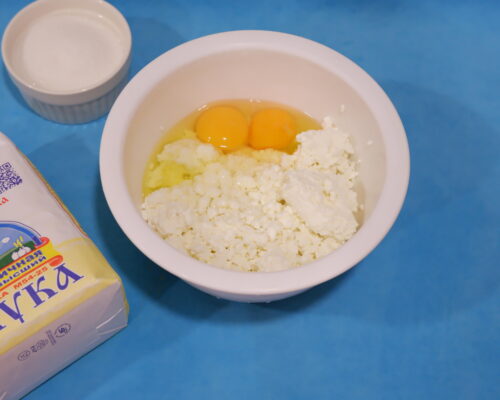 Add the eggs and cottage cheese