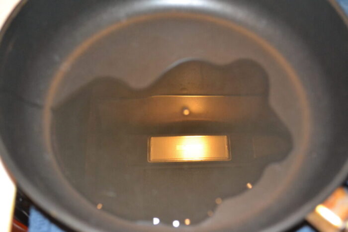 Сковороду лучше всего использовать глубокую