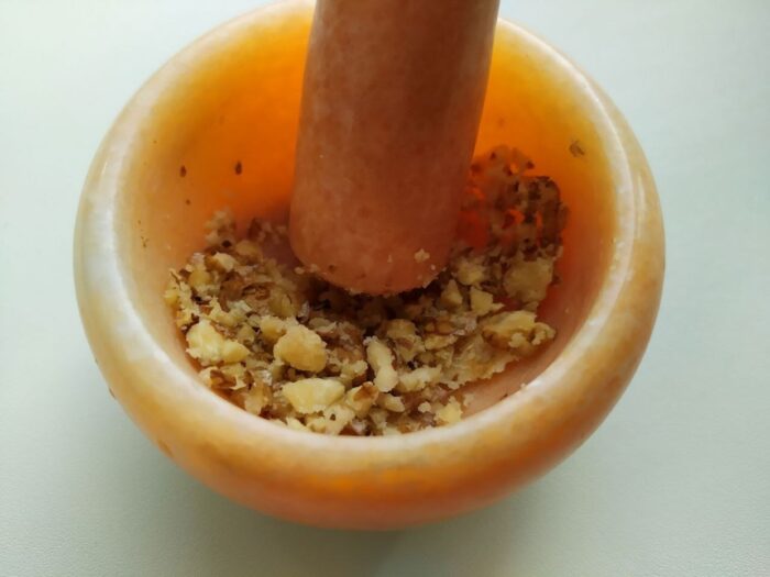 walnuts should be crushed in a mortar