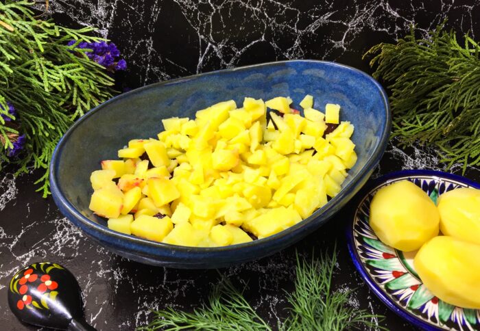 Cut the boiled potatoes