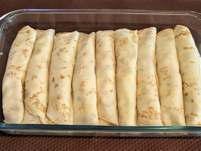 arrange the crepe rolls on top