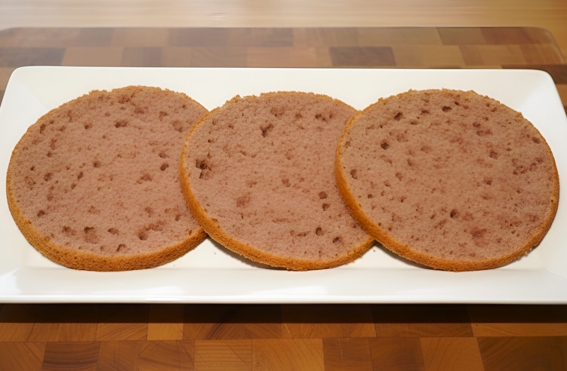 Pandispan cu capsuni pentru torturi poza