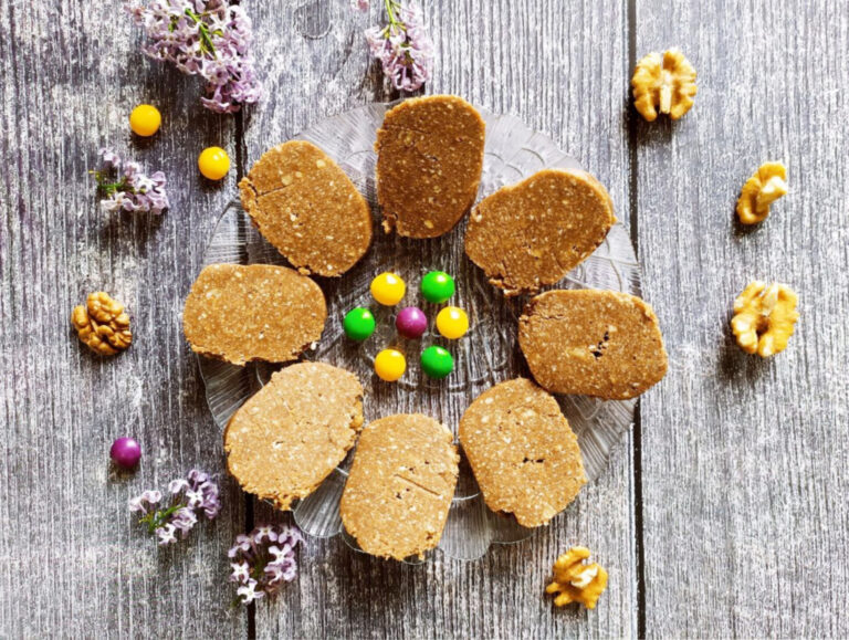 Salam de ciocolata cu nuci si seminte