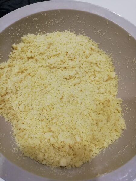 Чтобы приготовить тесто для ватрушки