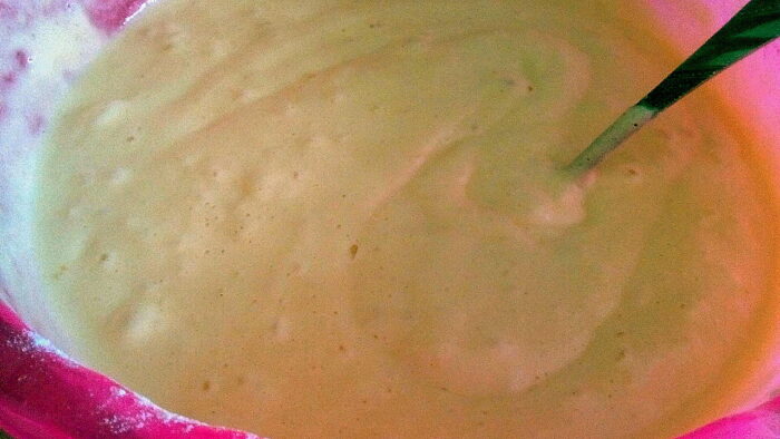 Муку смешиваем с оставшимся порошком