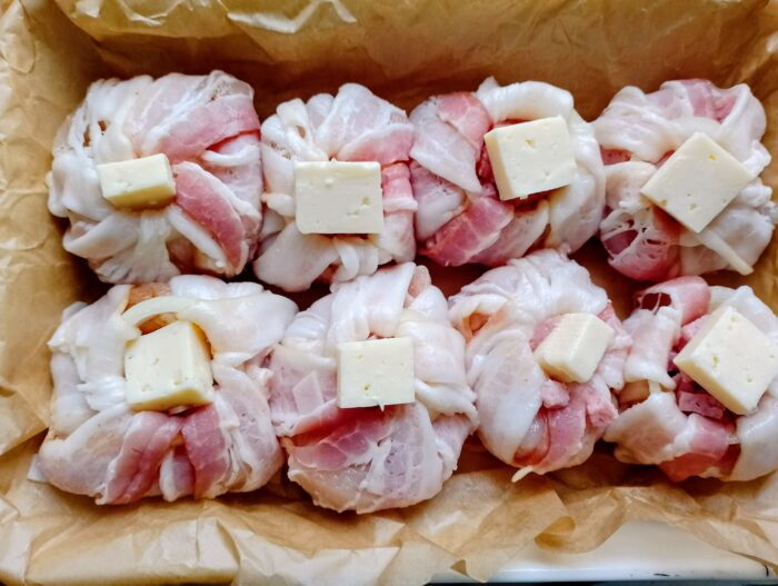 Adaugati cascaval peste carne