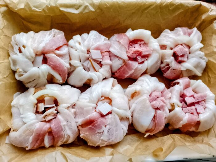 Asezati pe toate intr-o tava