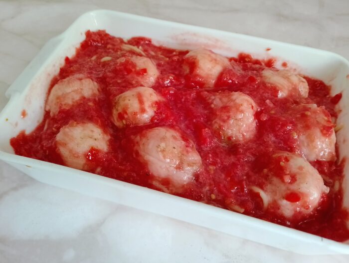 Turnati sosul de rosii