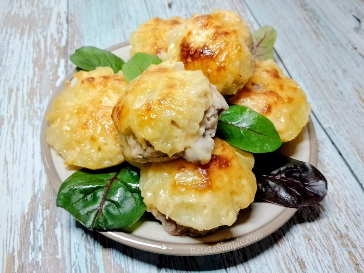 Chiftele cu ananas si cascaval la cuptor poza