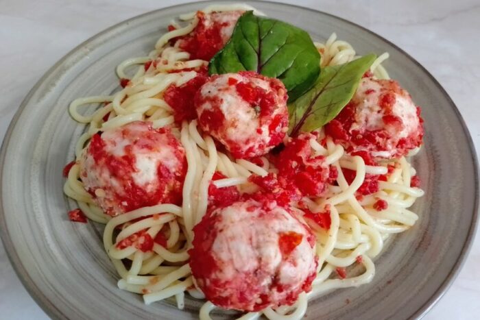 Las espaguetis con albóndigas ya listas