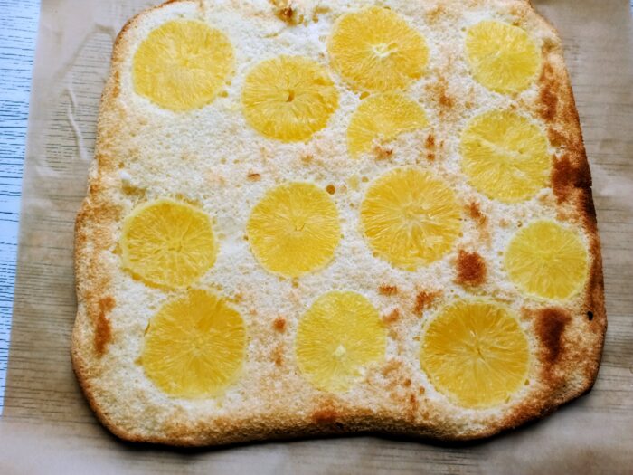 Rasturnati tava pe o alta foaie