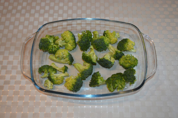Coloca el brócoli lavado