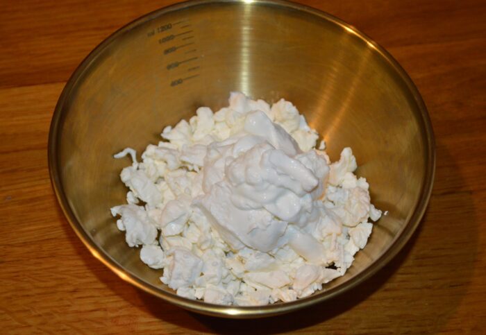 Adaugati iaurtul grecesc