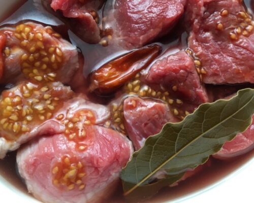 Cortar la carne lavada