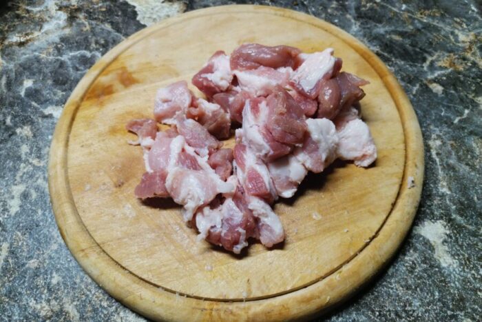 Lava y seca bien la carne de cerdo