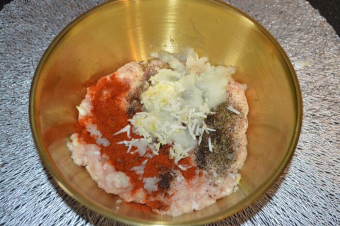 Grate or finely mince the garlic