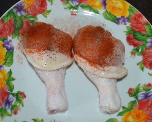 Lava los muslos de pollo y separa