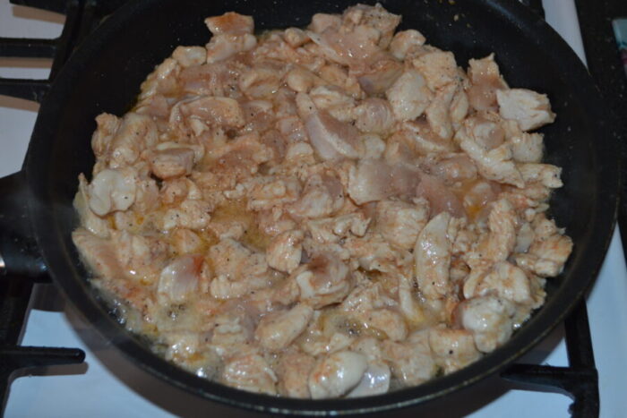 Corta la pechuga de pollo