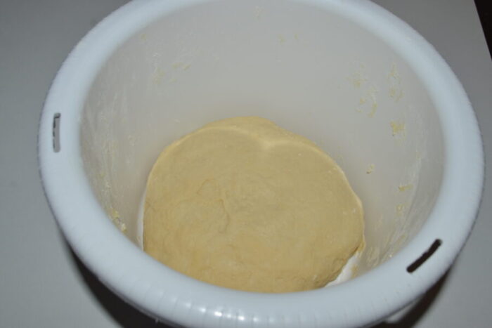 Forma una bola de masa