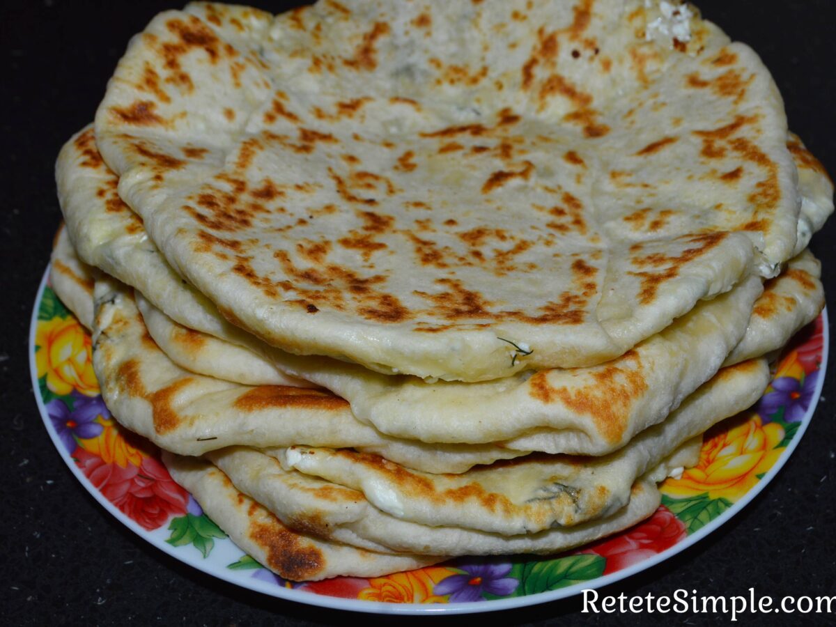 Плацинды на сковороде с творогом и укропом