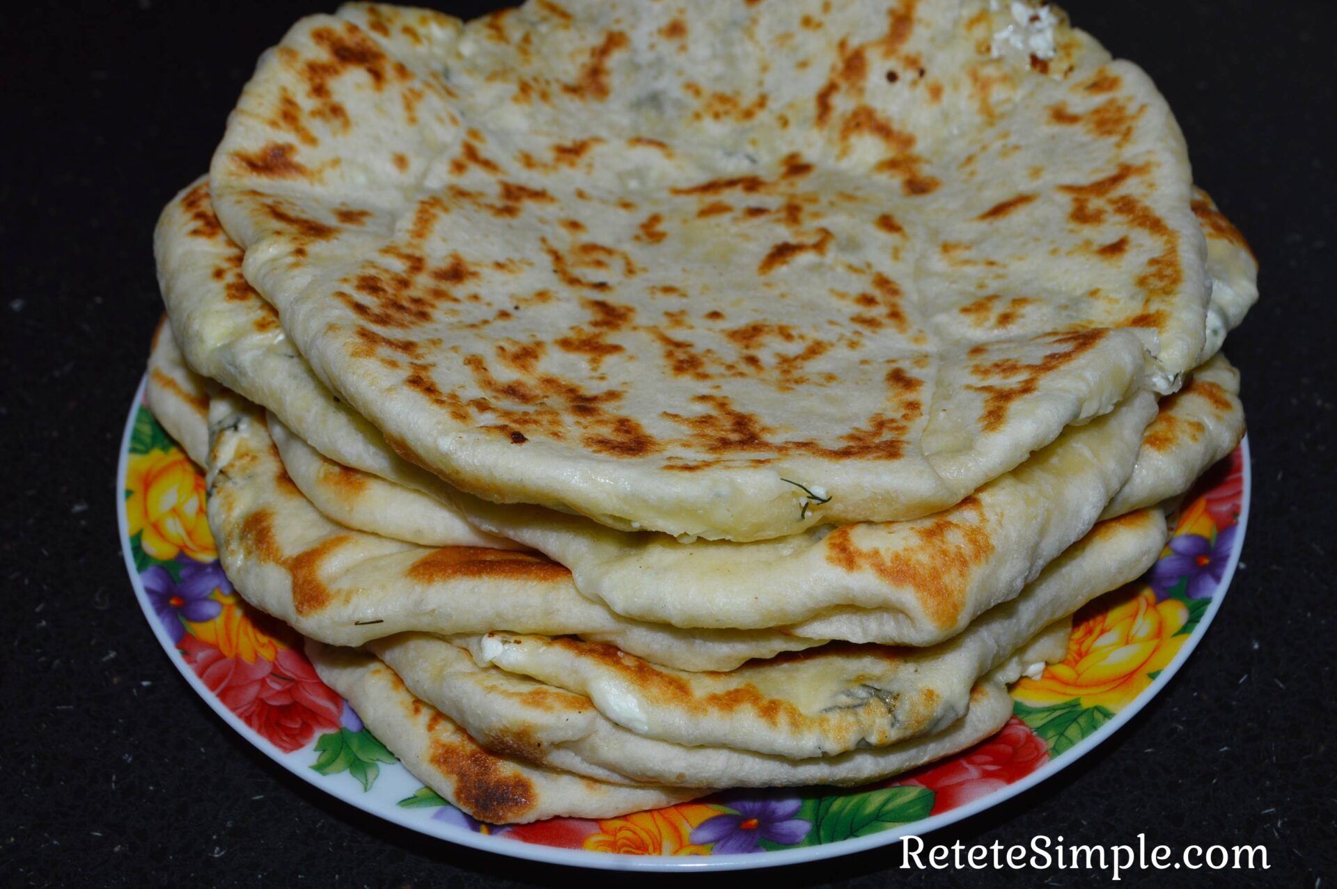 Плацинды на сковороде с творогом и укропом