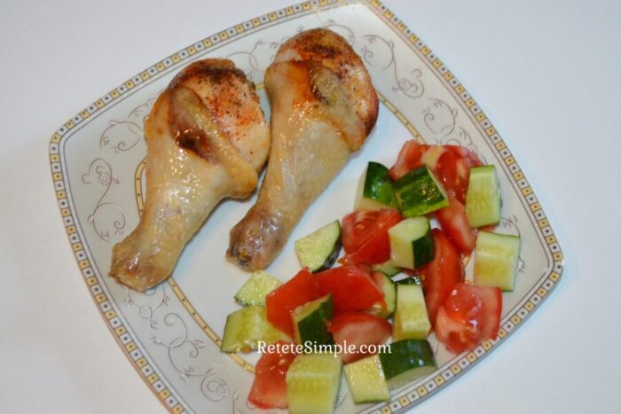 Pasa los muslos a un plato y sírvelos